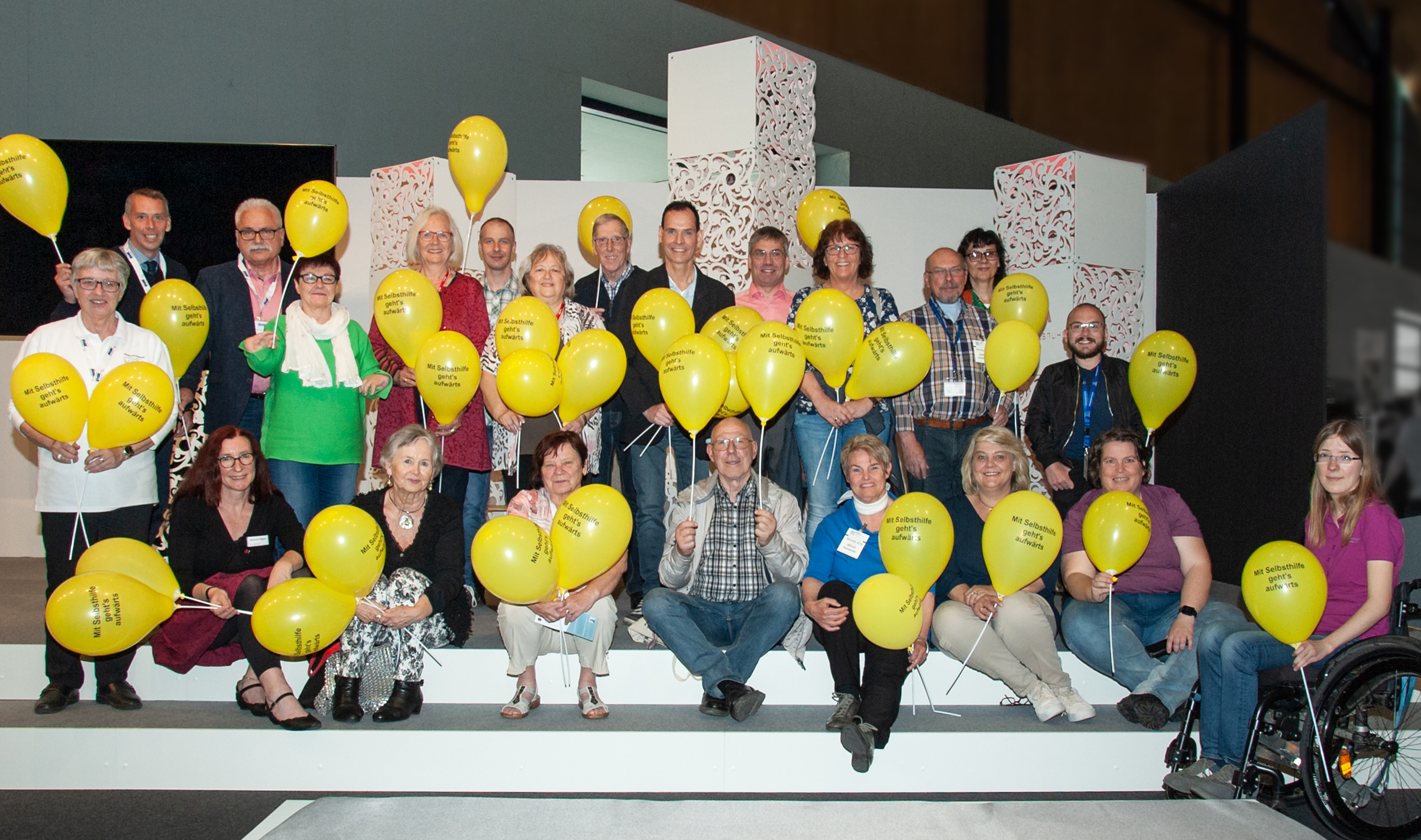 Rehab 2019 Gruppenbild Luftballons